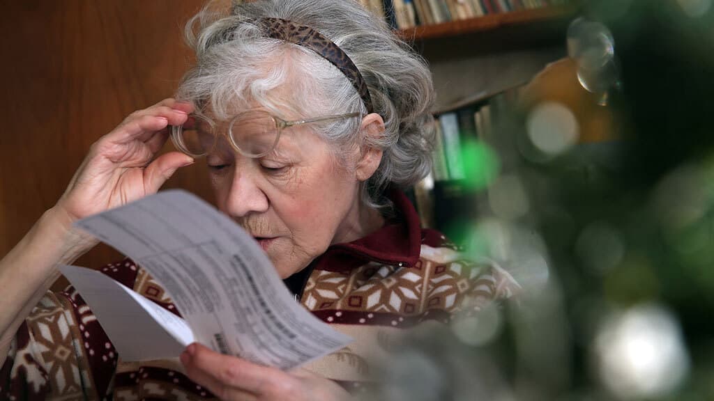 Как хотят предотвратить схему мошенничества пенсионерок с недвижимостью