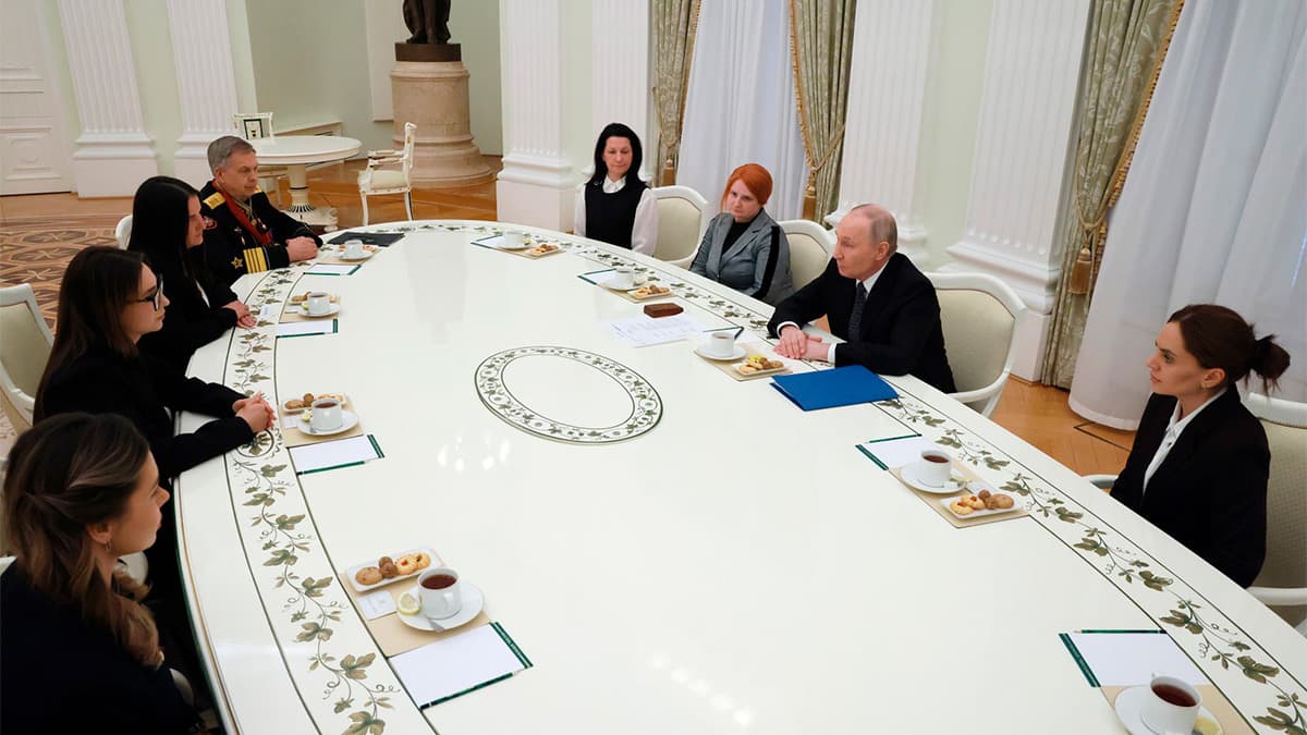 Что сказал Путин на встрече со вдовами погибших спецназовцев