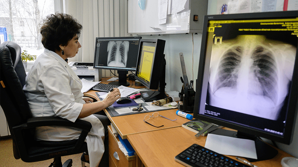 Минздрав: ИИ может помочь решать фундаментальные задачи в борьбе с раком и ВИЧ