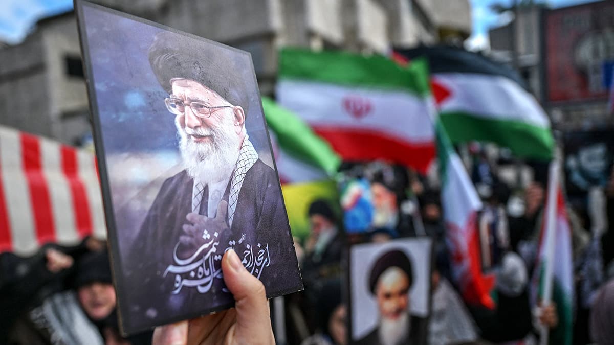 К каким последствиям приведет гибель лидера Ирана Али Хаменеи