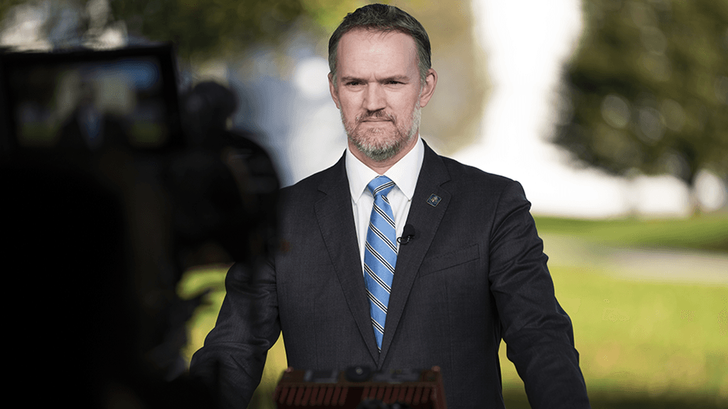 Царь американской торговли: кто стоит за тарифными войнами Трампа