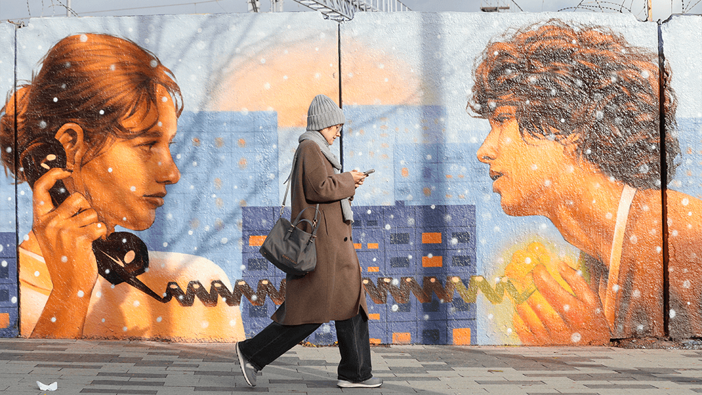 «Не слушайте ртом и не говорите ухом»: путь телефона от «виселицы» до кармана