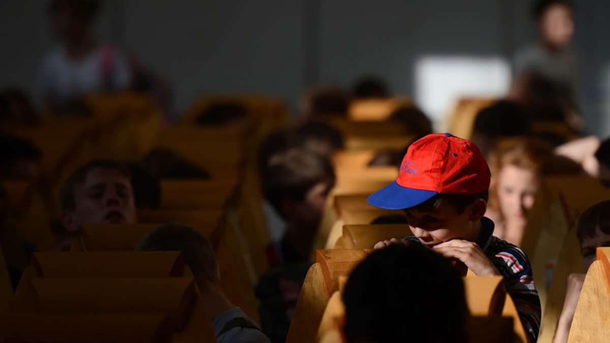 Законопроект о приоритете родственников при опеке над сиротами завис в Госдуме