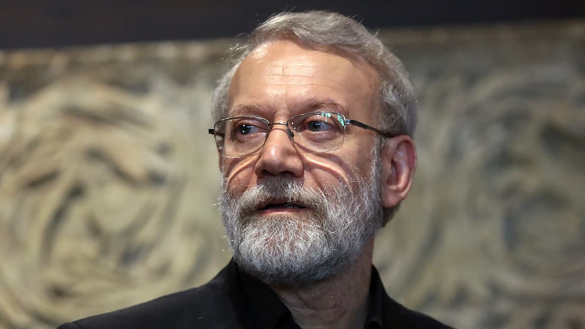 Чем известен убитый глава совета нацбезопасности Ирана Али Лариджани