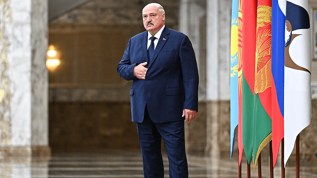 Зачем Лукашенко вновь идет по пути «большой сделки» с Трампом