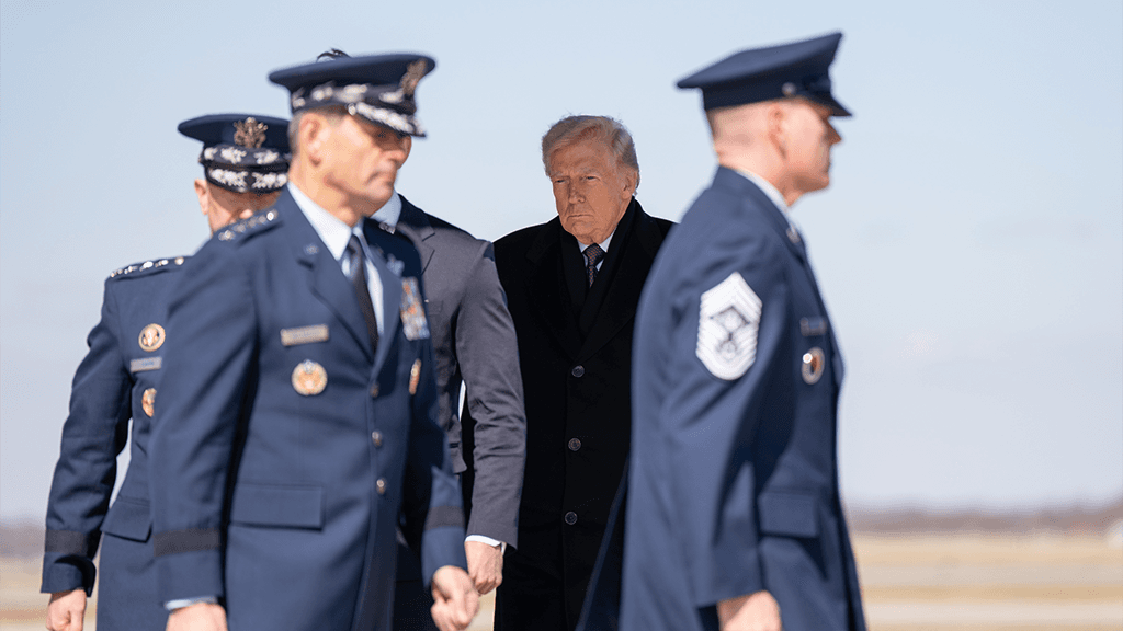 Как мировые СМИ оценивают объявленную Трампом приостановку ударов по Ирану