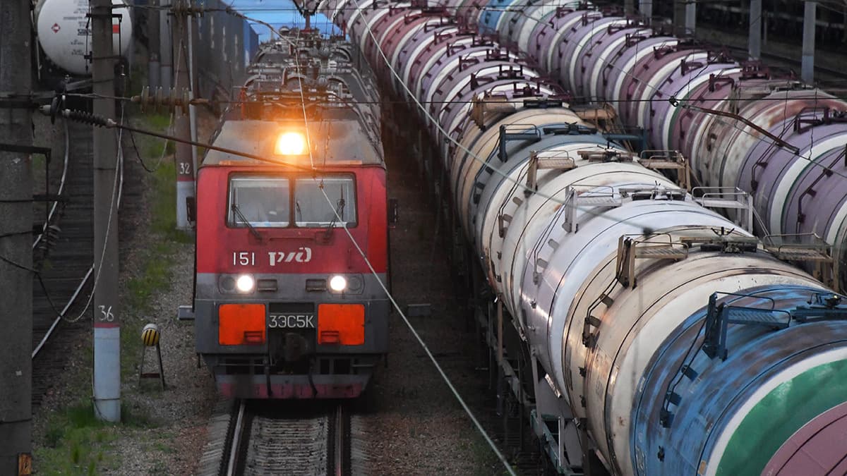 Минэнерго и ФАС выступают против механизма «вези или плати» на железной дороге