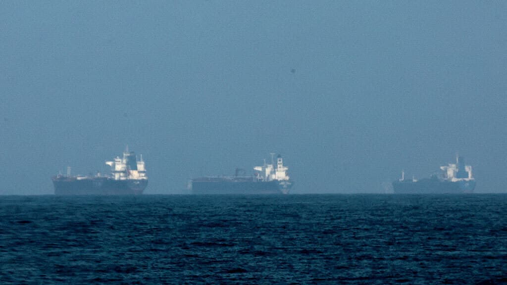 Reuters: Иран не ослабит контроль над Ормузским проливом в ближайшее время