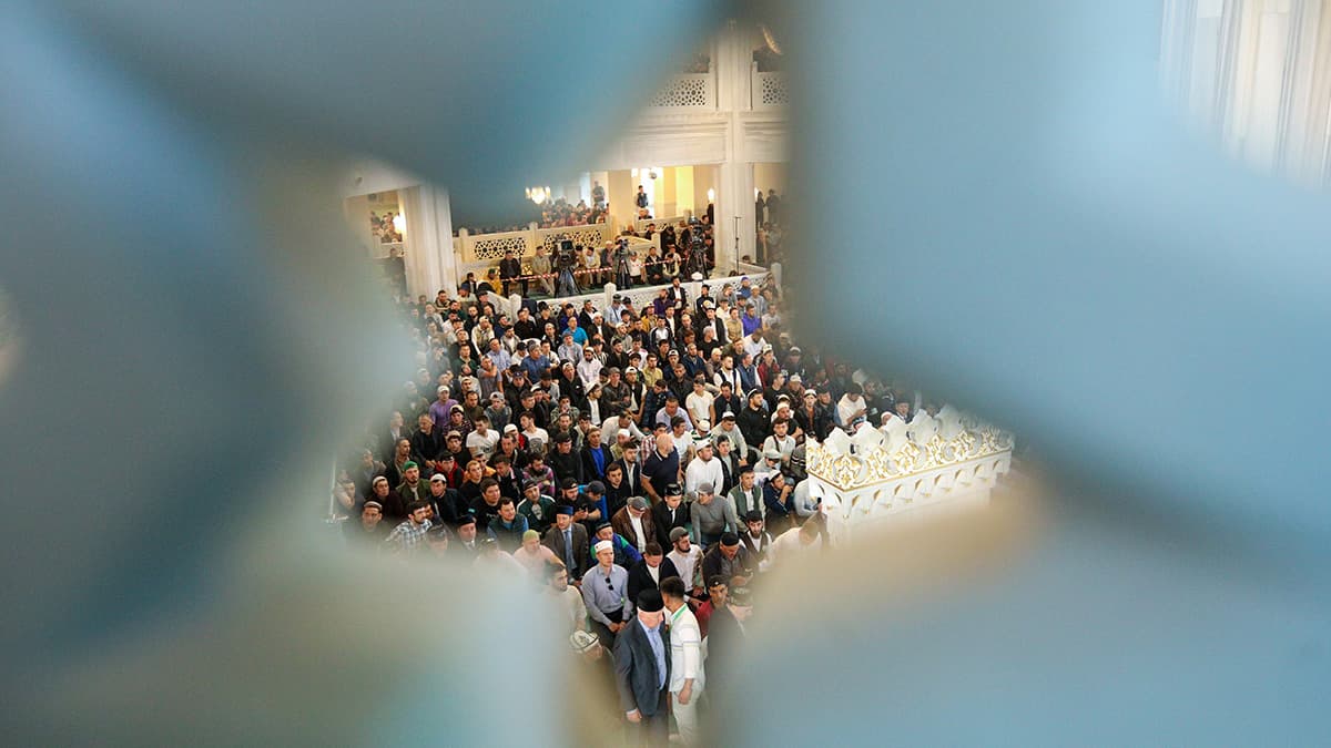 Конституционный суд решит, как компенсировать работу в Курбам-байрам