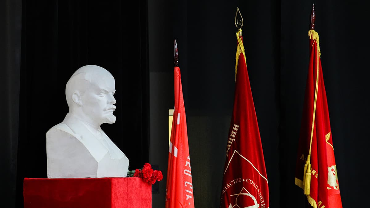 Россияне стали реже говорить, что Ленин действовал в интересах всего общества