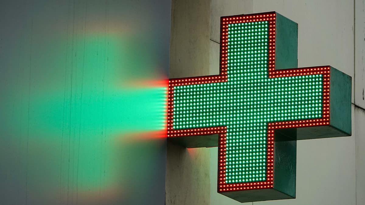 Госдума приняла закон об эксперименте с передвижными аптечными пунктами