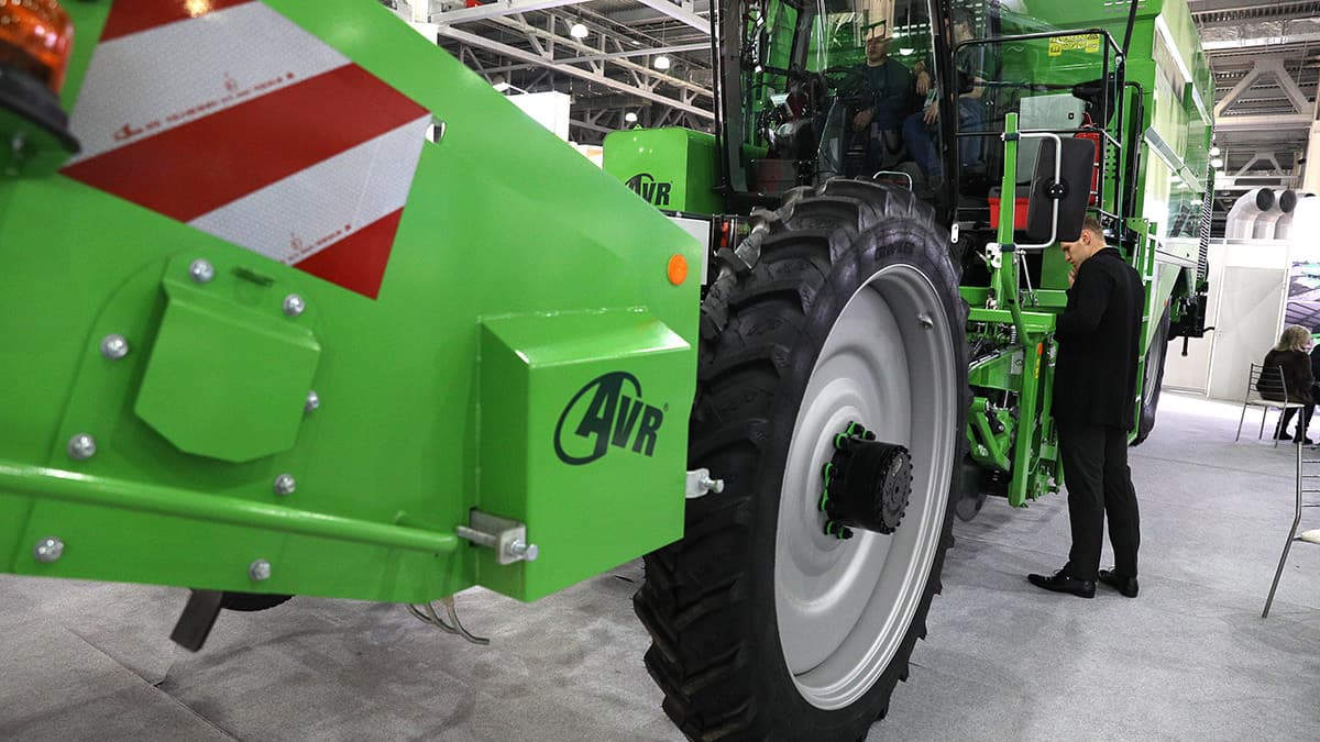 Продажи сельхозтехники в России сократились на 16%