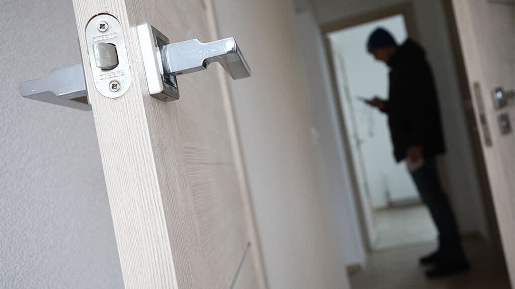 Более 4500 сирот – участников СВО ждут получения жилищных сертификатов