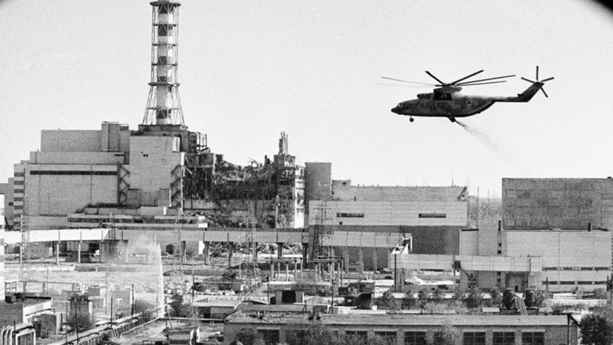 «Бомбили разрушенный реактор»: чем занимались ликвидаторы Чернобыля