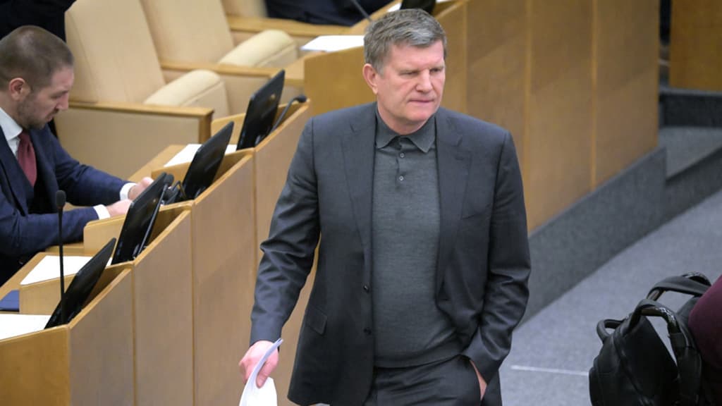 Один из богатейших депутатов – Савченко передумал возвращаться в Госдуму
