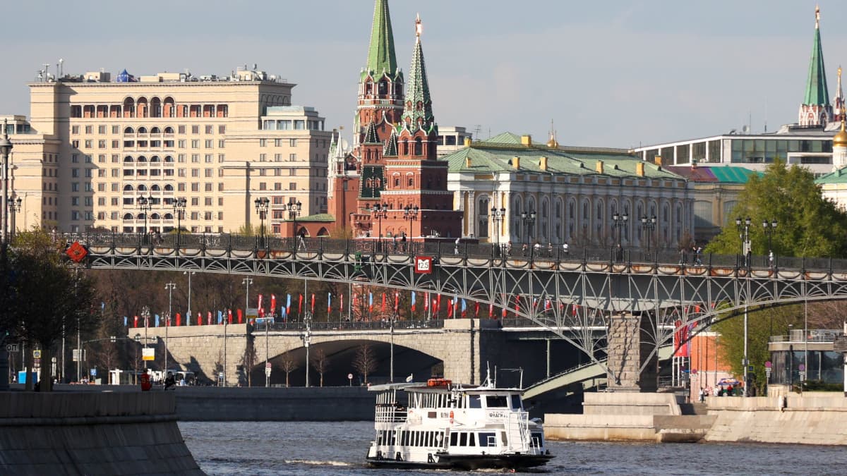 Что известно об атаках беспилотников по России и отключениях интернета