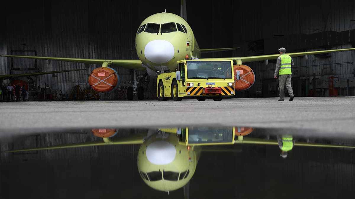 Минпромторг ищет возможности продления ресурса самолетов SSJ100