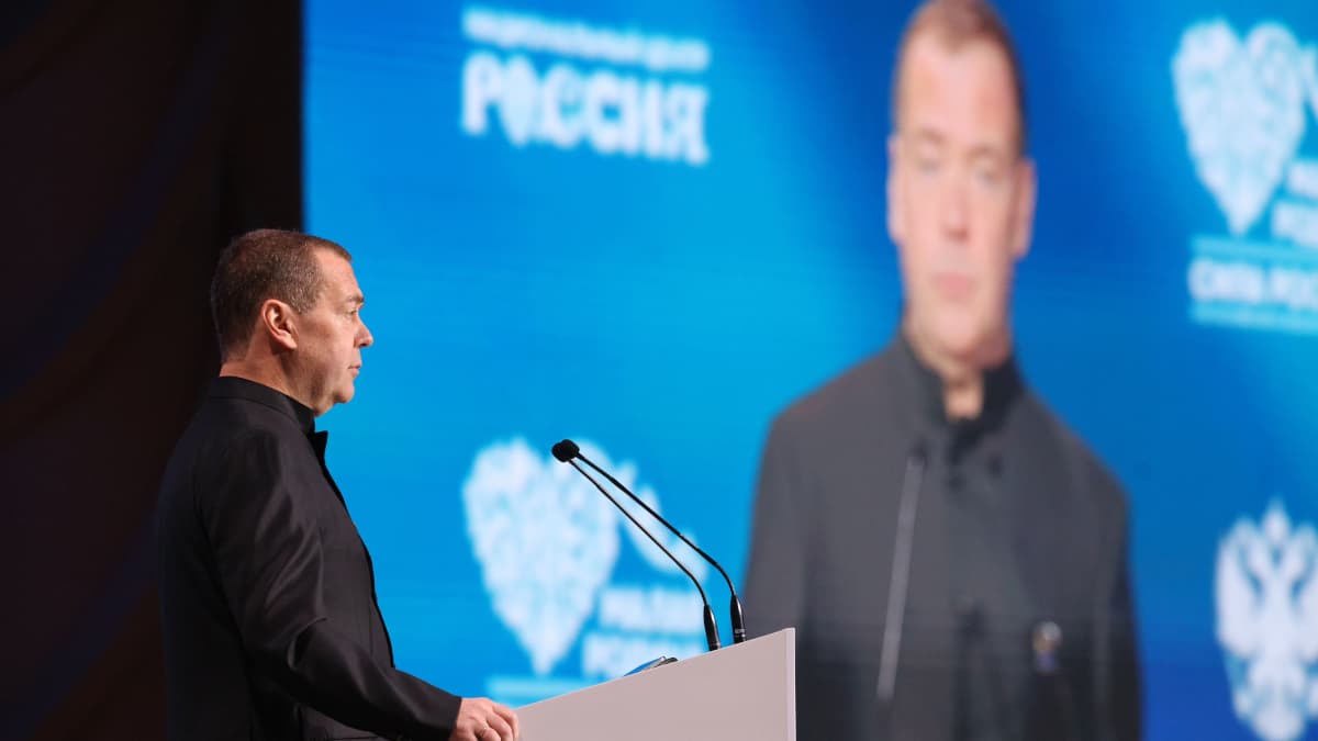 Главное из статьи Медведева о милитаризации Германии