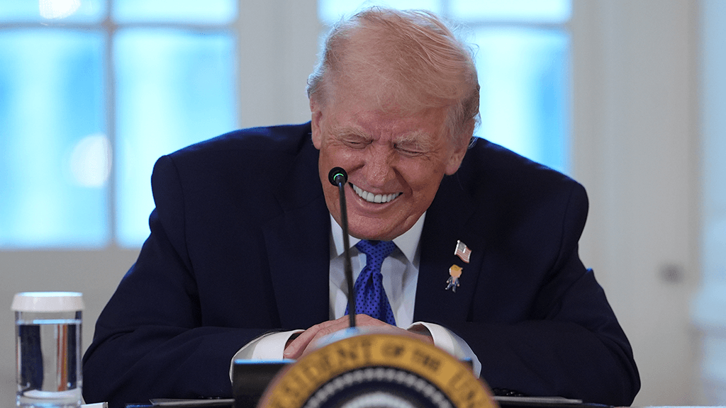 Как Дональду Трампу удается оставаться бизнесменом