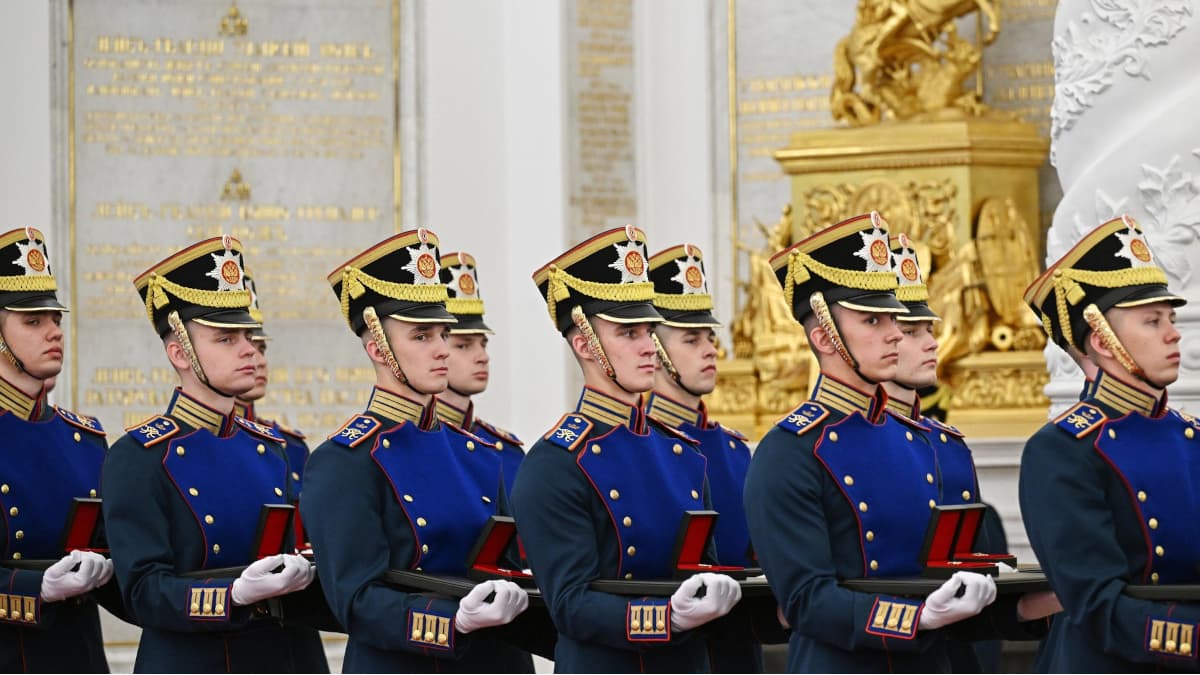 Кому вручили госпремии в День России в Кремле