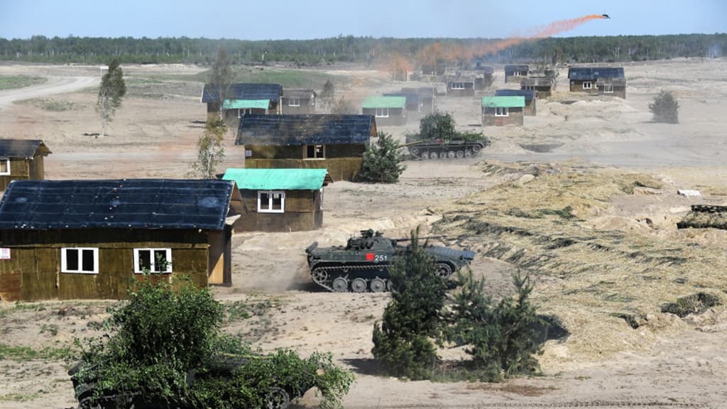 Зачем Владимир Зеленский угрожает ударами по Белоруссии