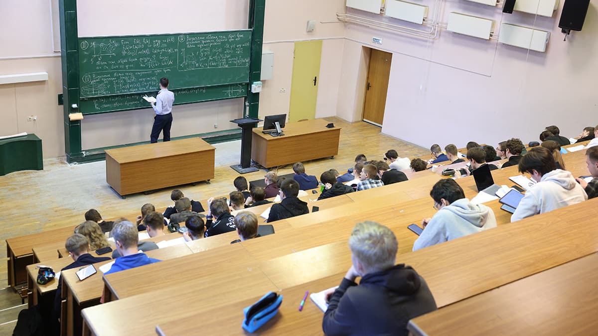 Будущие учителя реже других ориентируются на зарплату при выборе работы