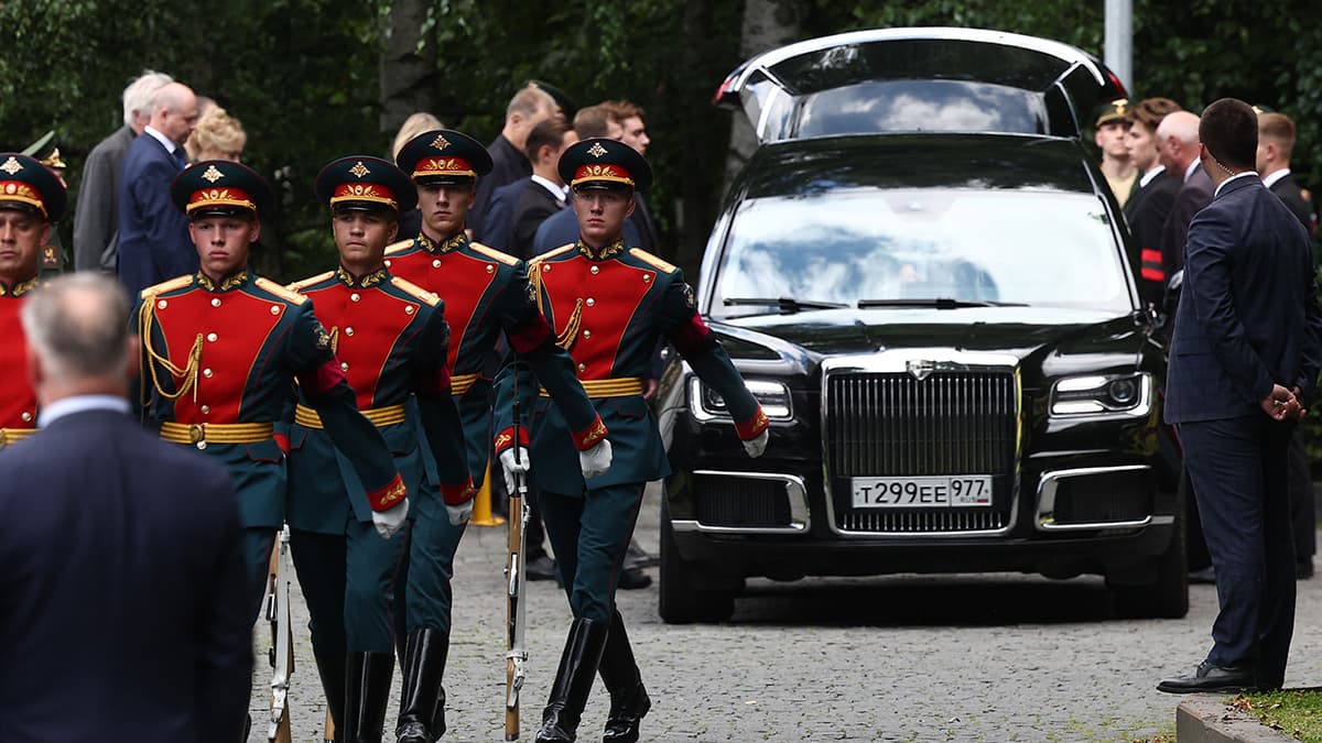 В Москве простились с многолетним соратником президента Сергеем Ивановым