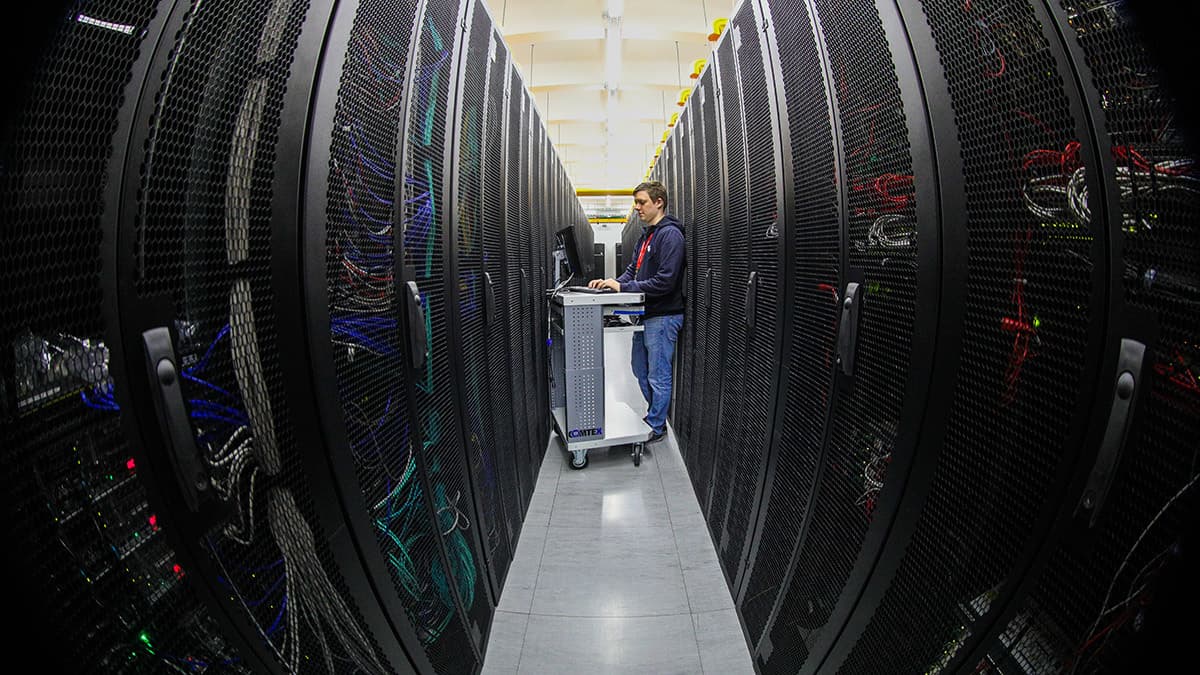 Рынок легального корпоративного доступа к ИИ-моделям достиг 3 млрд рублей