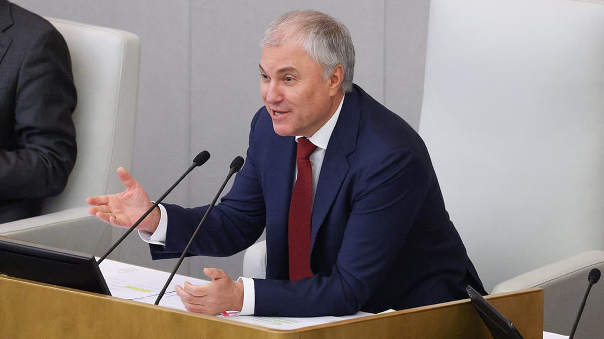 Источники «Ведомостей»: Володин пообещал досрочные премии депутатам