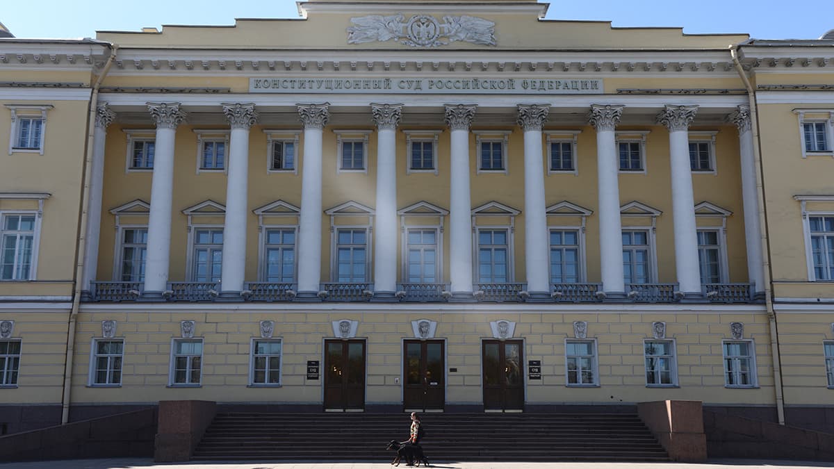 КС рассмотрит спор об отсрочке для поступивших в вуз спустя год после школы