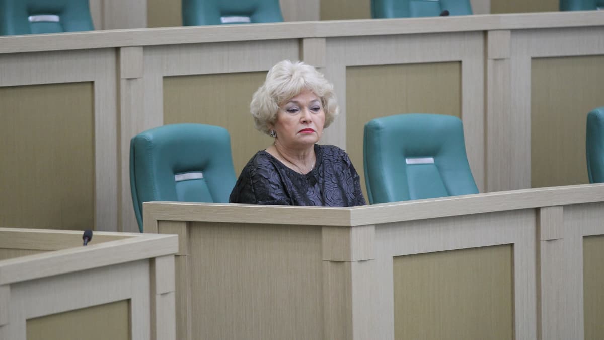 Как Людмила Нарусова сохранила шансы остаться в Совете Федерации