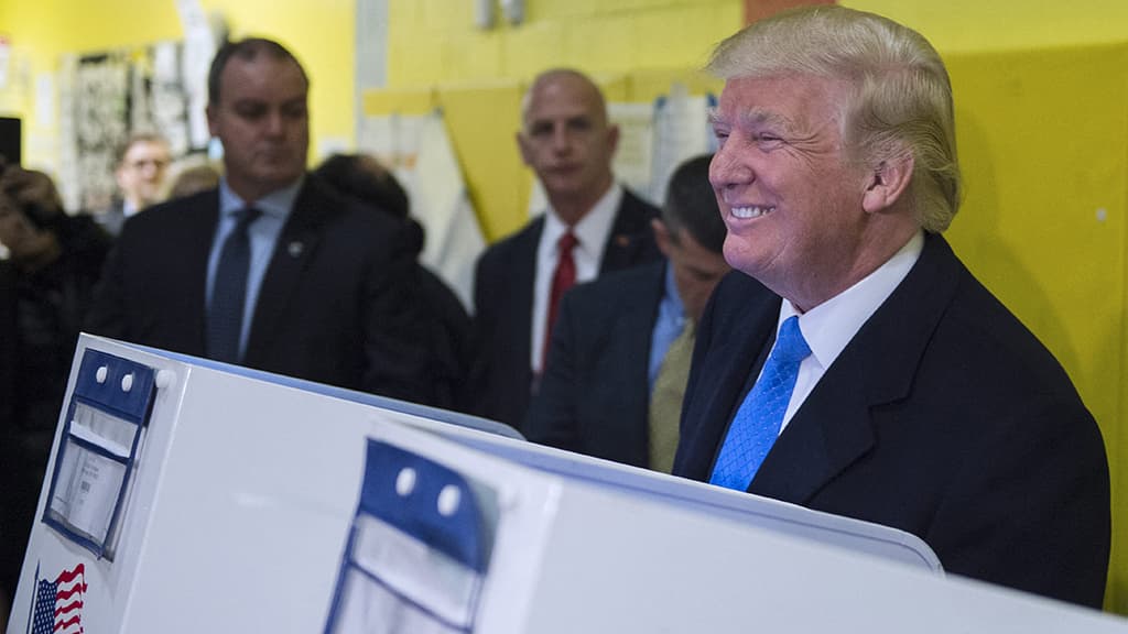 Сможет ли Трамп подтасовать победу своей партии на промежуточных выборах