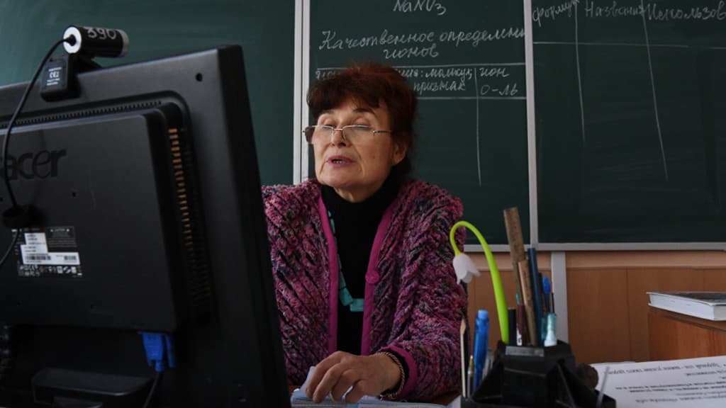 Учителей в России бесплатно обучат работе с ИИ