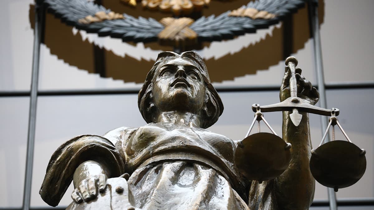 Верховный суд рекомендовал адвокатам проверять документы после использования ИИ