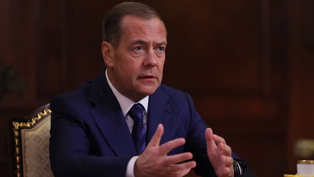 Дмитрий Медведев: «Или великая держава, или никакая»