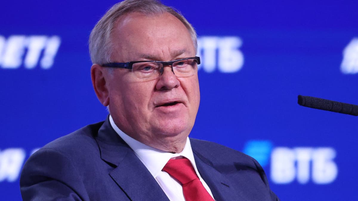 Костин заявил об ухудшении инвестиционного климата