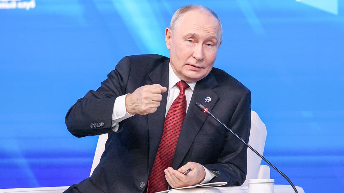 Главное из ответов Путина о Калининграде, ядерном оружии и ударах по судам и НПЗ