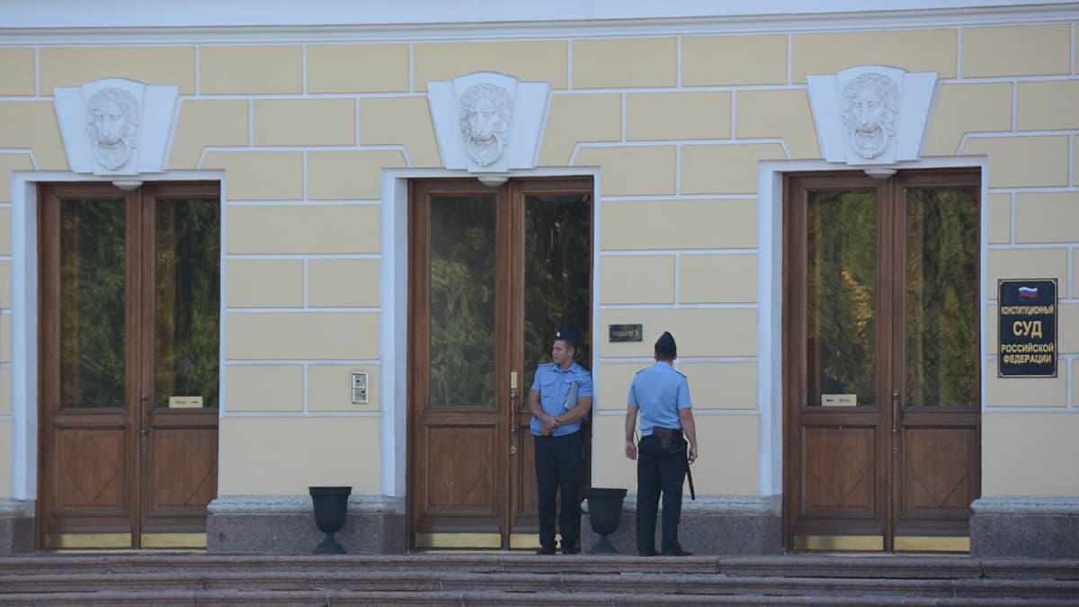 Конституционный суд может уточнить порядок взыскания алиментов