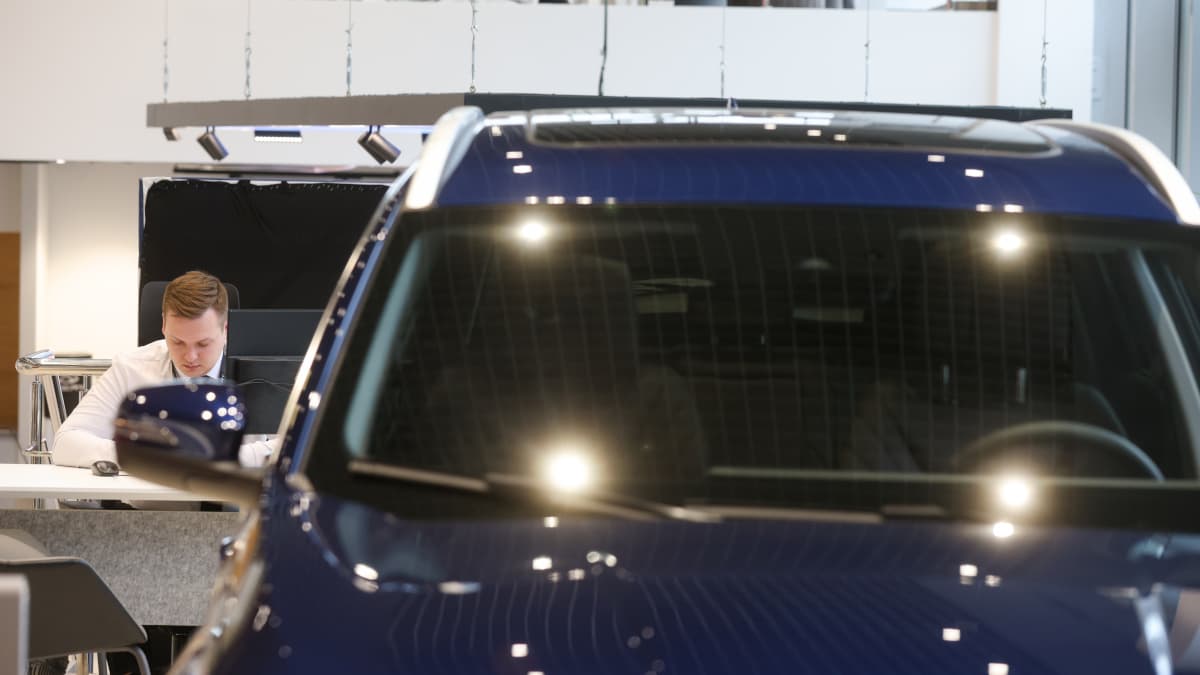 «Автостат» обновил данные по продажам автомобилей за сентябрь и три квартала