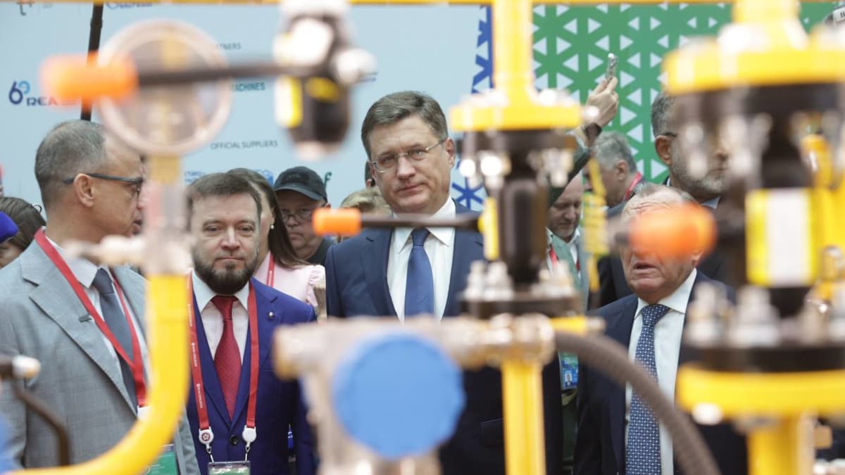 Что рассказал Новак о планах по экспорту дизтоплива и импорту бензина
