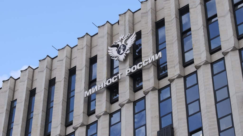 Минюст признал иноагентом журналиста Максима Курникова