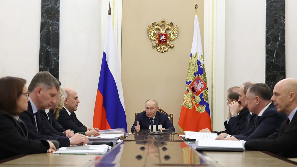 Президент провел первое совещание по экономике в этом году