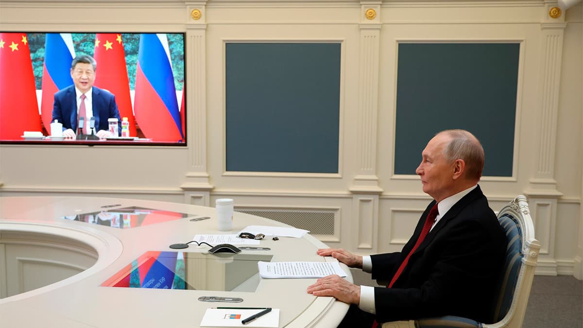 Юрий Ушаков рассказал подробности разговора Владимира Путина и Си Цзиньпина