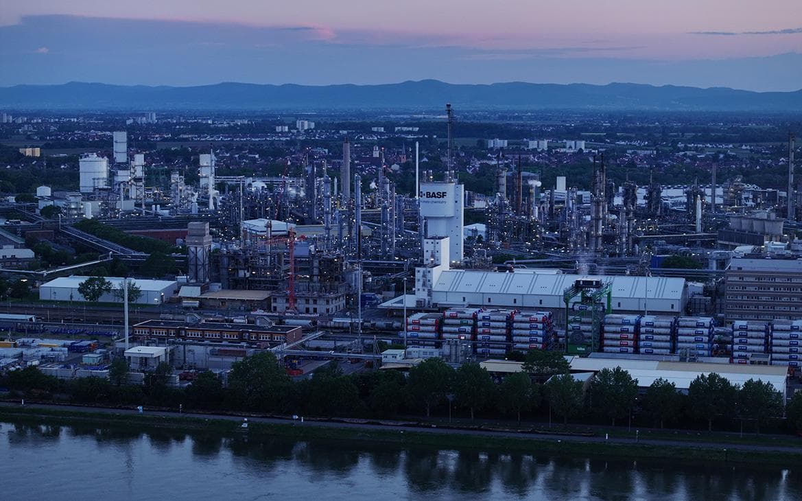 Химконцерн BASF уволил 4,8 тыс. рабочих ради сокращения расходов