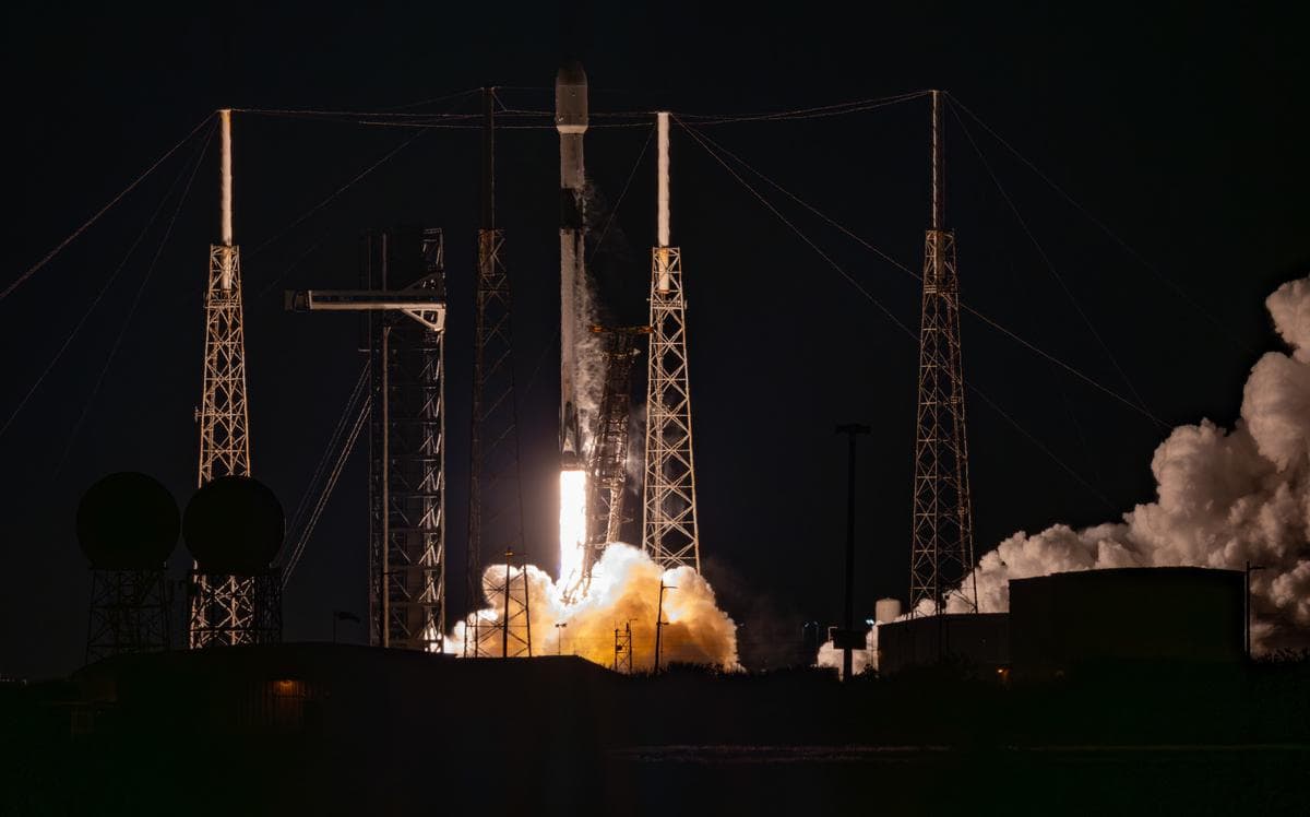 WSJ сообщила, что SpaceX отложила миссию к Марсу ради лунного полета