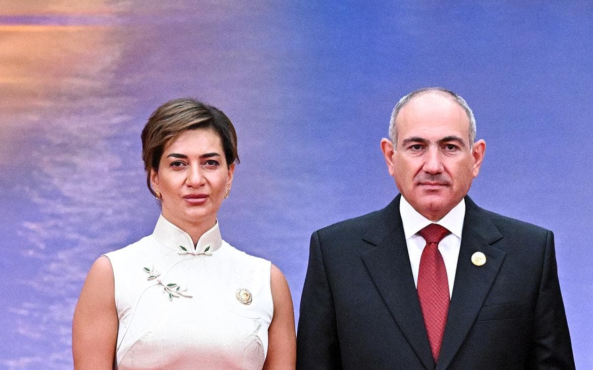 Пашинян после расставания с женой попросил у нее прощения