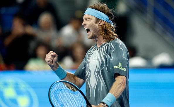 Рублев вслед за Медведевым и Хачановым победил на старте турнира в Дубае