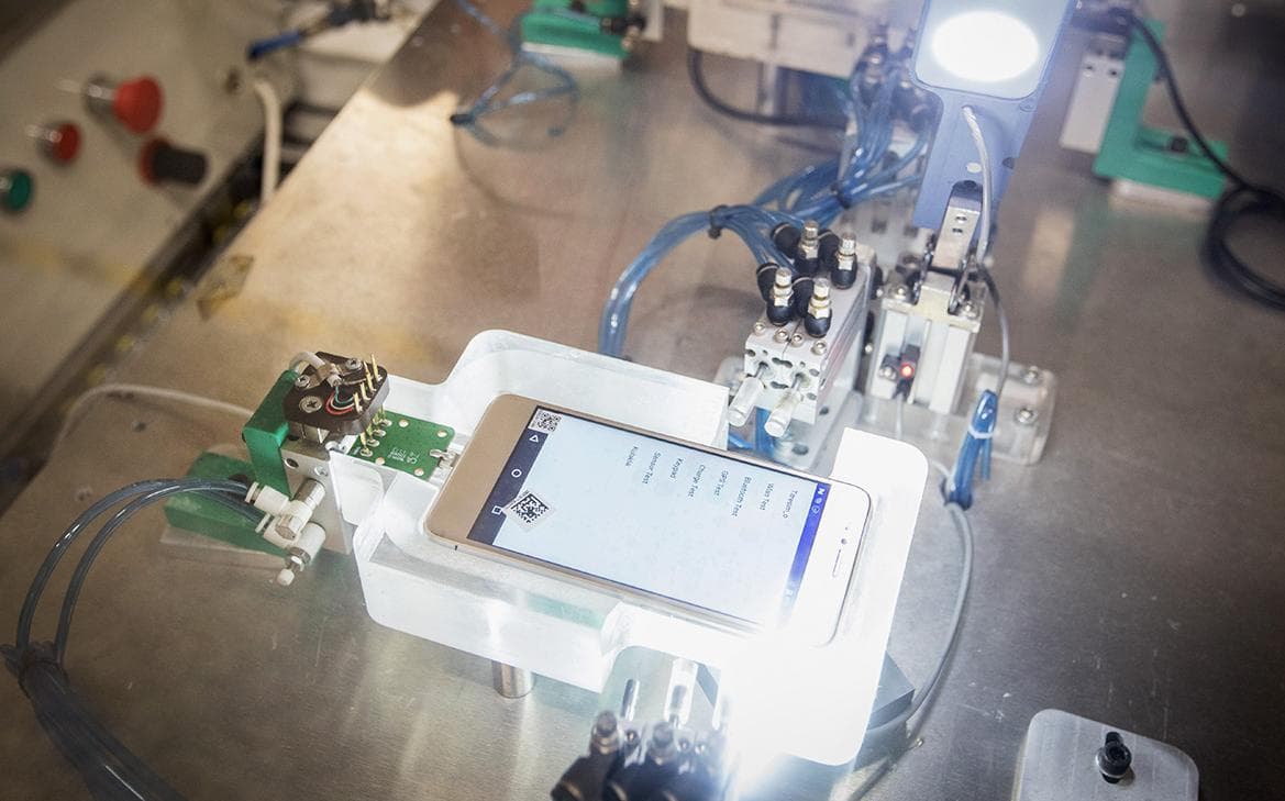 Мировые поставки смартфонов сократятся на 13% за 2026 год