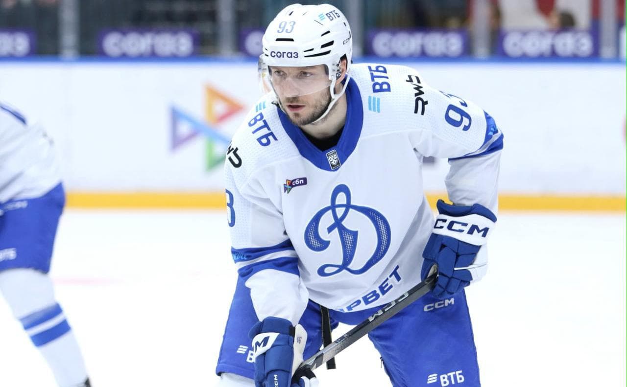 Игрока московского «Динамо» удалили до конца матча КХЛ за подножку судье