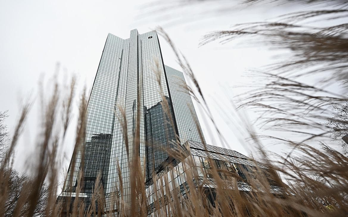 Прокуратура опровергла связь Абрамовича с обысками в Deutsche Bank